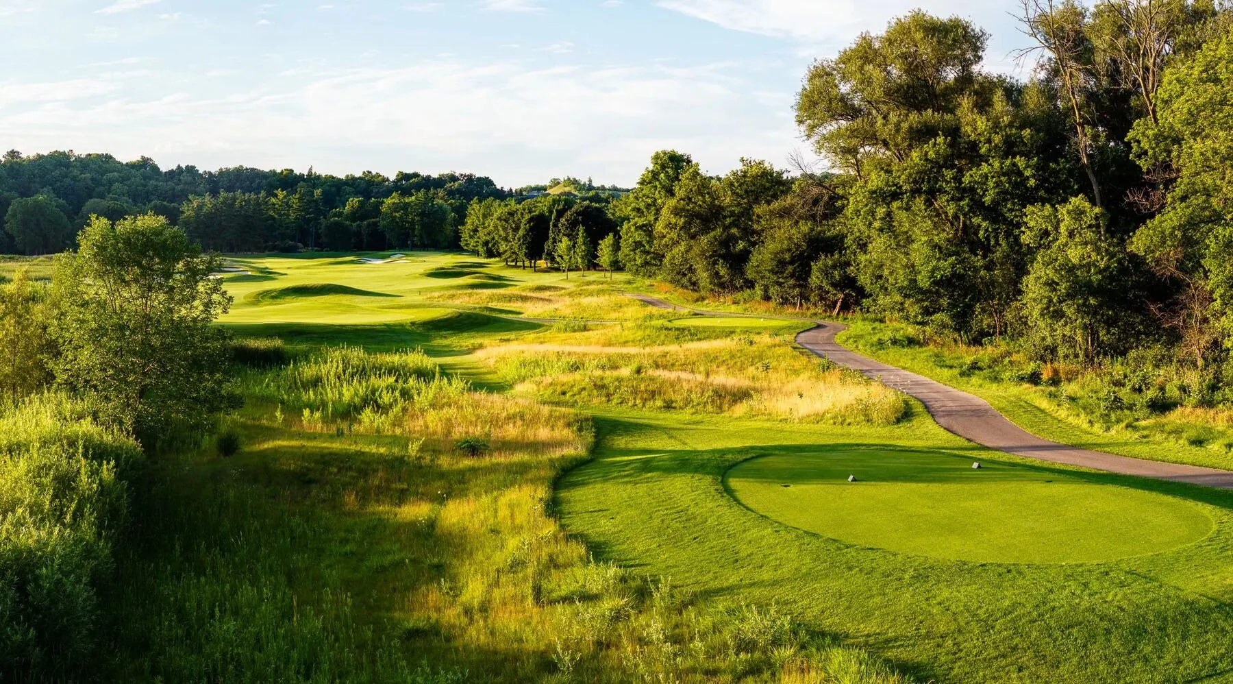 Green and bunkers at Deer Ridge