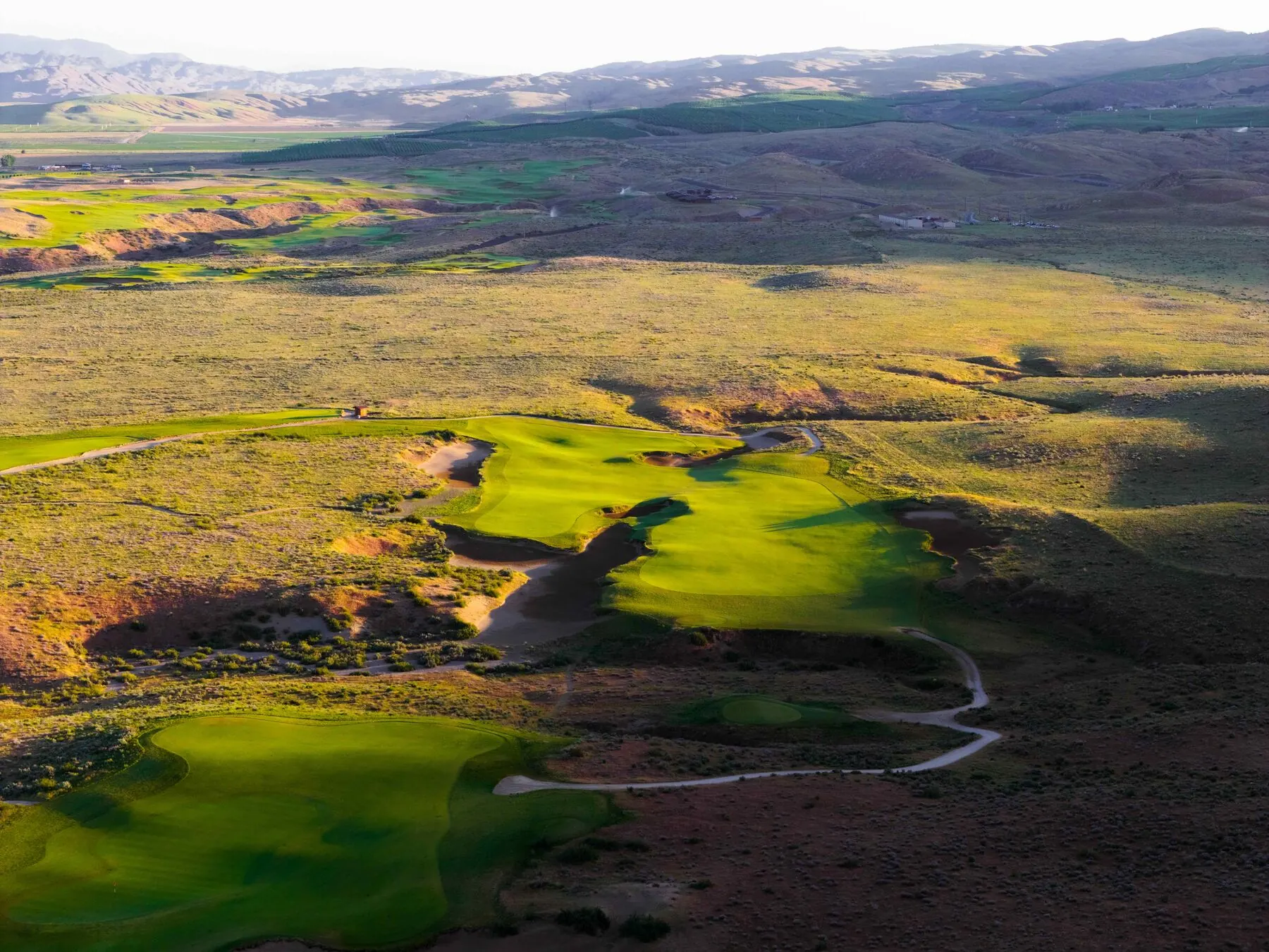 Bunkers and green at Gamble Sands