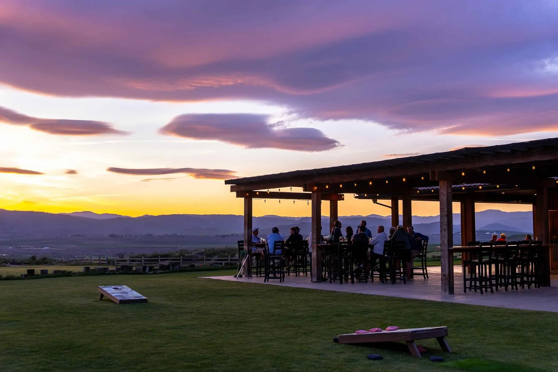 Green and bunkers at Gamble Sands
