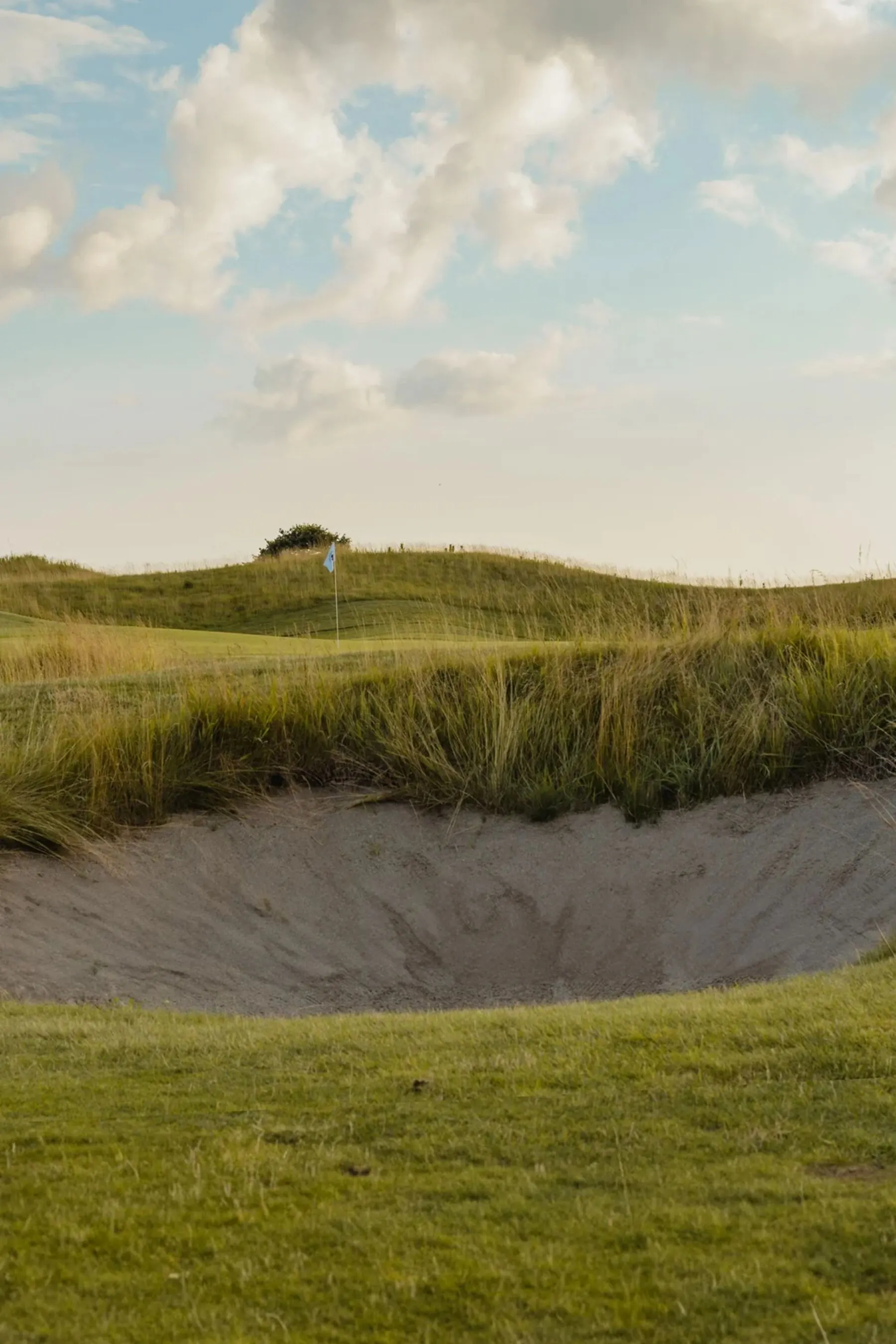 Pot bunker and flag at Tarandowah
